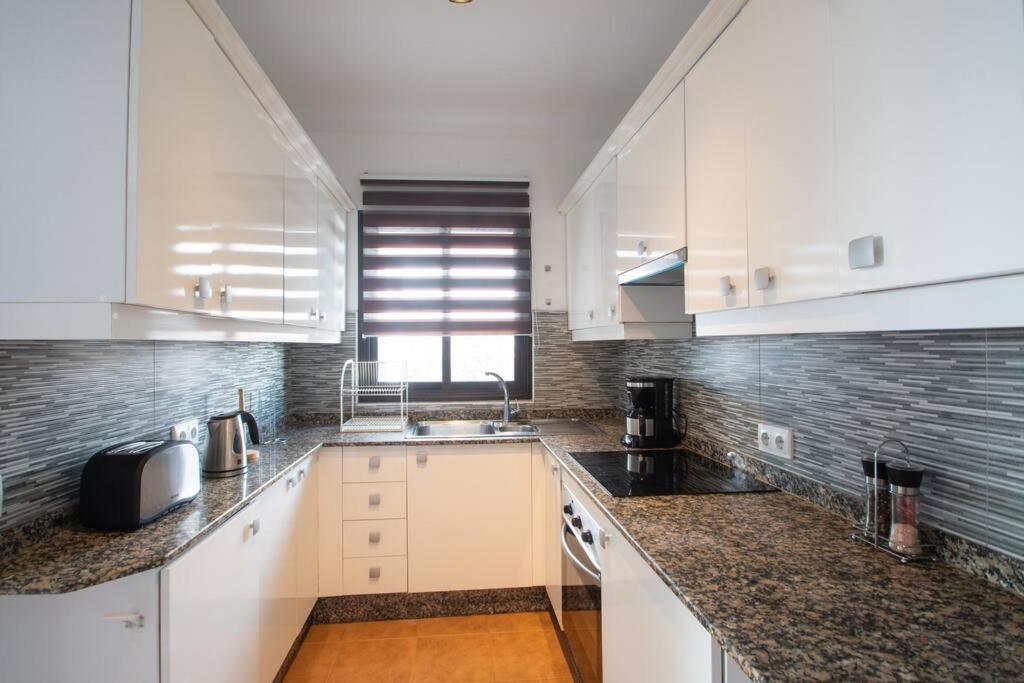 Casa Marlay Spacious, Heated Pool, Bbq & Fast Wi-Fi Only 15 Minutes Walk To Town プラヤ・ブランカ エクステリア 写真