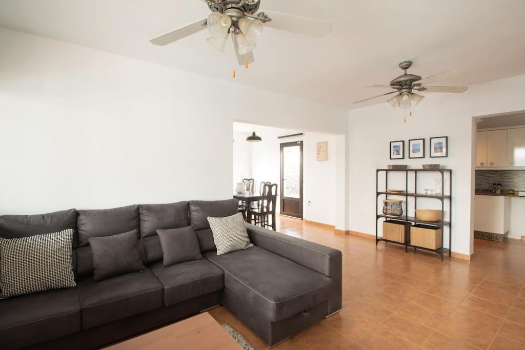 Casa Marlay Spacious, Heated Pool, Bbq & Fast Wi-Fi Only 15 Minutes Walk To Town プラヤ・ブランカ エクステリア 写真