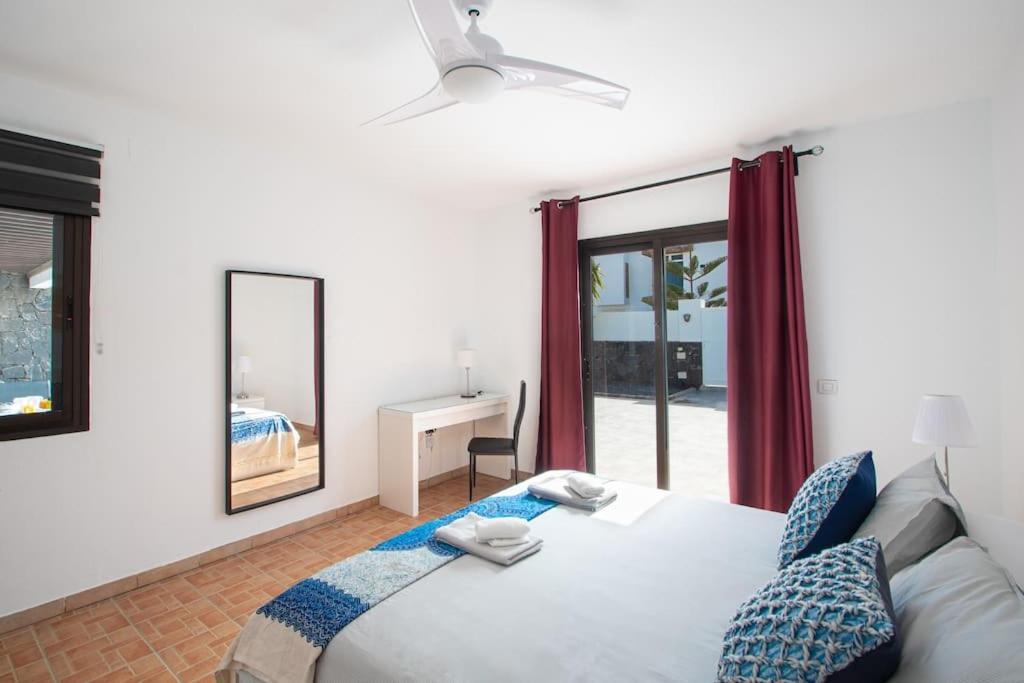 Casa Marlay Spacious, Heated Pool, Bbq & Fast Wi-Fi Only 15 Minutes Walk To Town プラヤ・ブランカ エクステリア 写真