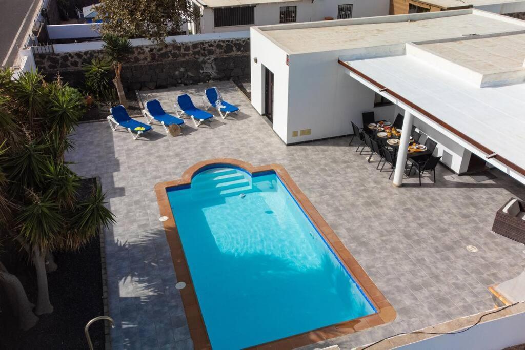 Casa Marlay Spacious, Heated Pool, Bbq & Fast Wi-Fi Only 15 Minutes Walk To Town プラヤ・ブランカ エクステリア 写真