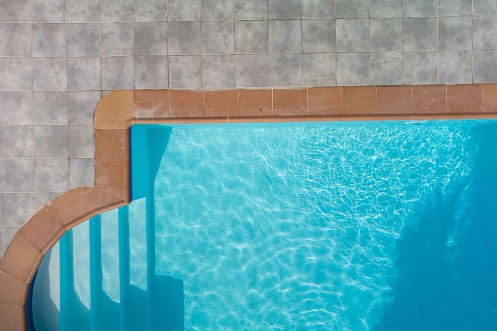 Casa Marlay Spacious, Heated Pool, Bbq & Fast Wi-Fi Only 15 Minutes Walk To Town プラヤ・ブランカ エクステリア 写真