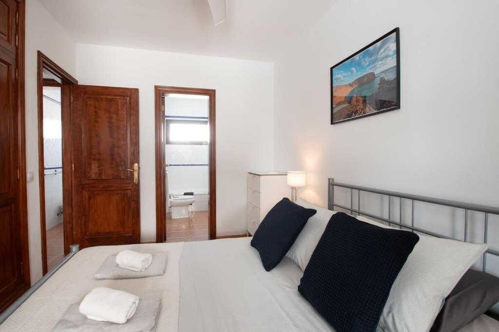 Casa Marlay Spacious, Heated Pool, Bbq & Fast Wi-Fi Only 15 Minutes Walk To Town プラヤ・ブランカ エクステリア 写真