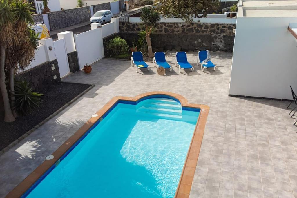 Casa Marlay Spacious, Heated Pool, Bbq & Fast Wi-Fi Only 15 Minutes Walk To Town プラヤ・ブランカ エクステリア 写真