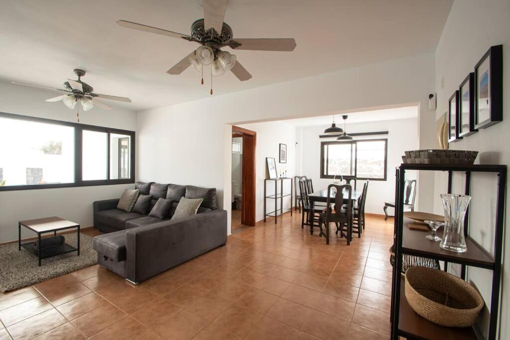 Casa Marlay Spacious, Heated Pool, Bbq & Fast Wi-Fi Only 15 Minutes Walk To Town プラヤ・ブランカ エクステリア 写真